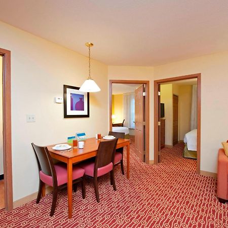 Towneplace Suites By Marriott Bloomington Eksteriør billede
